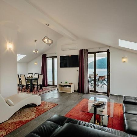 Apartments Joy Herceg Novi Bagian luar foto