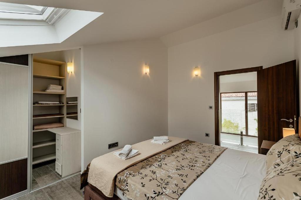 Apartments Joy Herceg Novi Bagian luar foto