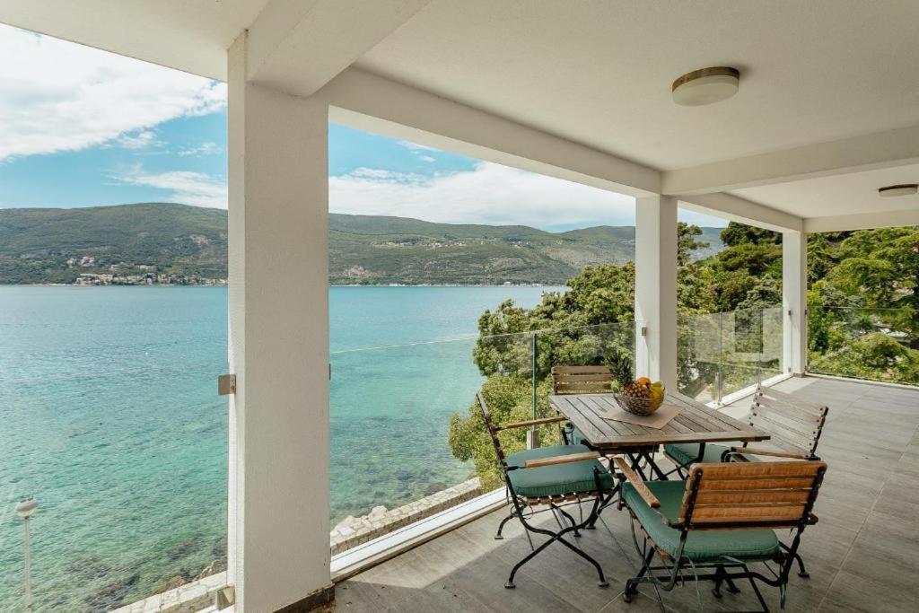 Apartments Joy Herceg Novi Bagian luar foto