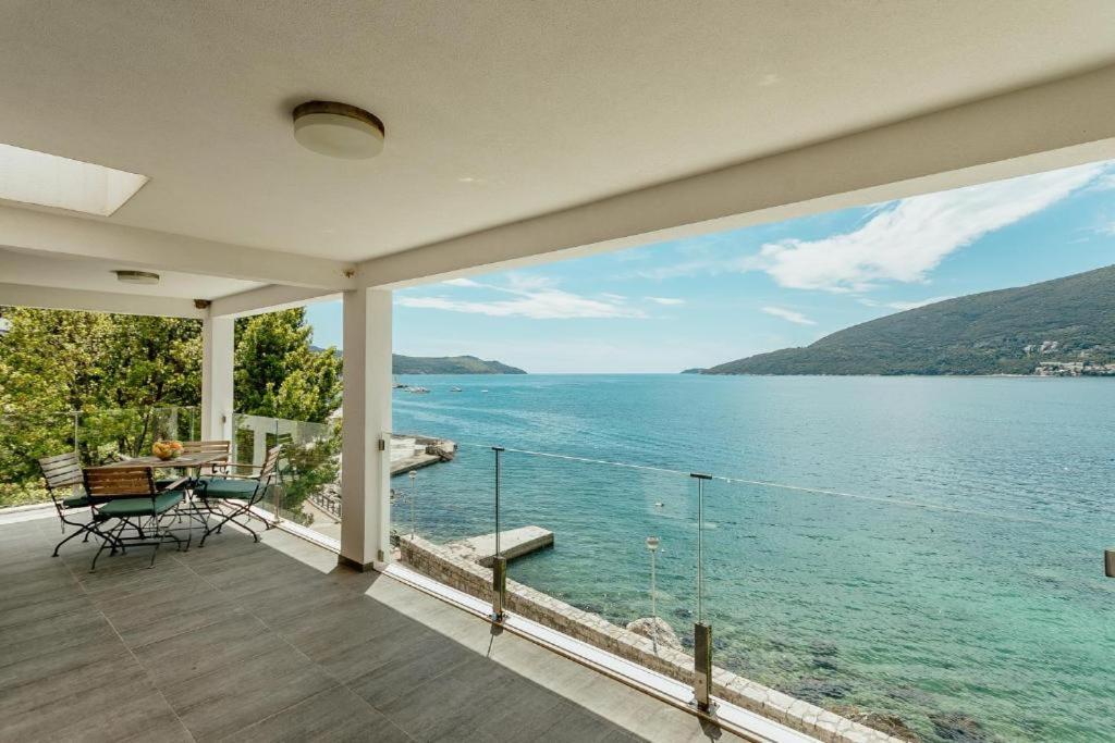 Apartments Joy Herceg Novi Bagian luar foto