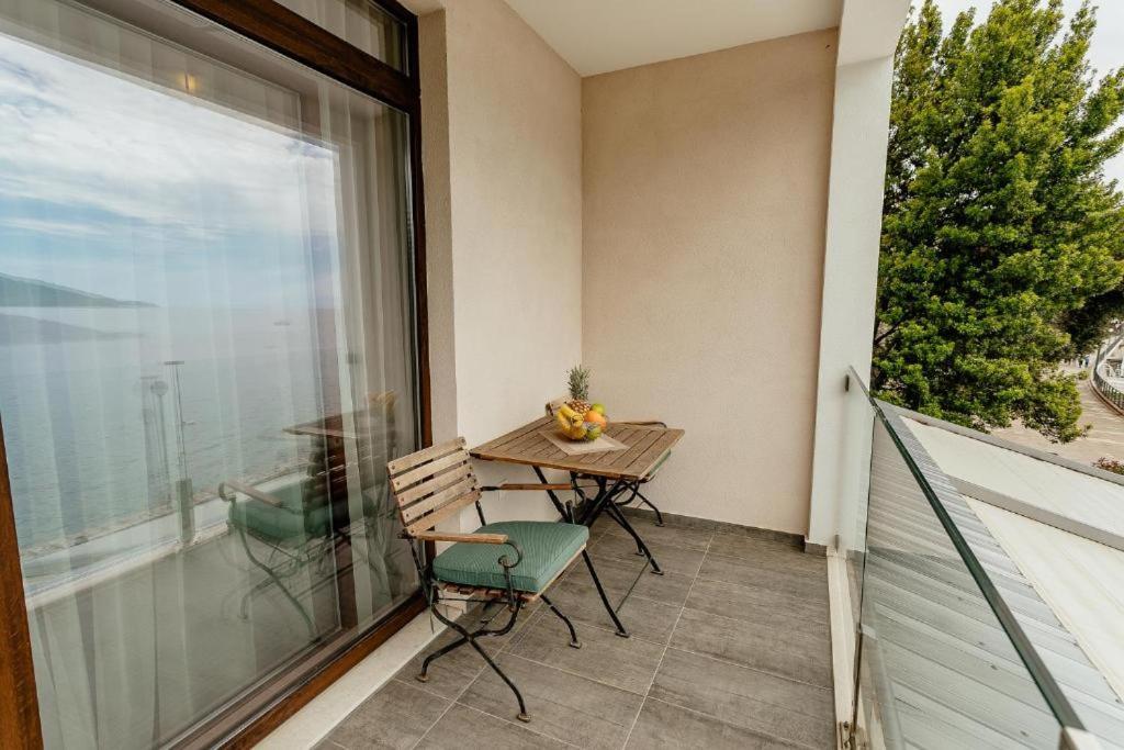 Apartments Joy Herceg Novi Bagian luar foto