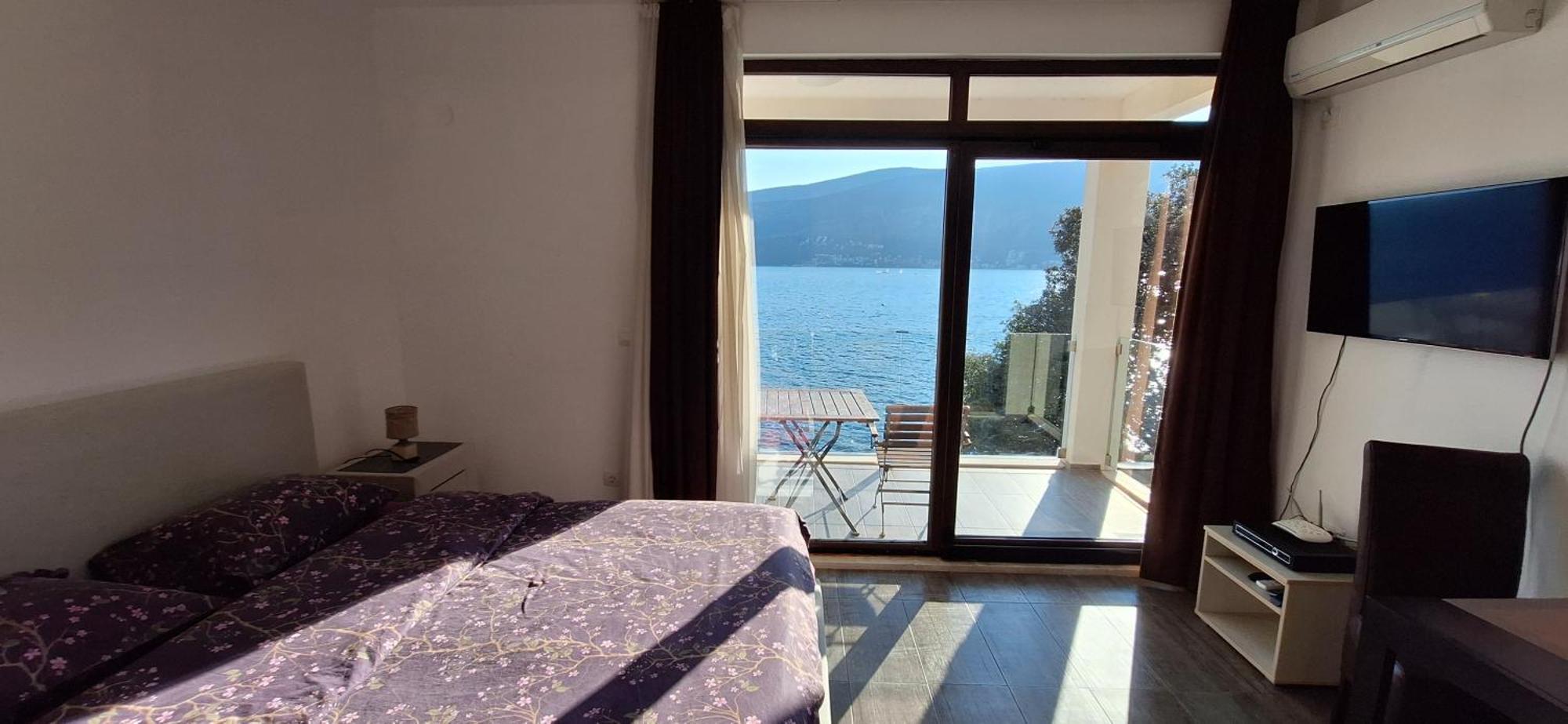 Apartments Joy Herceg Novi Bagian luar foto