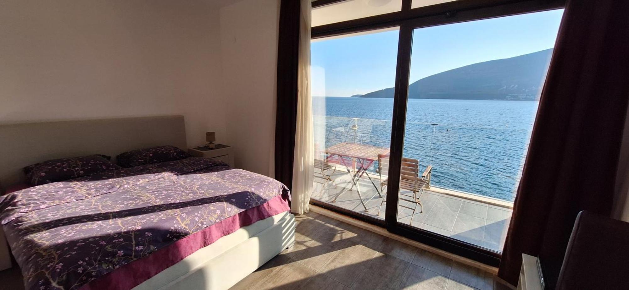 Apartments Joy Herceg Novi Bagian luar foto