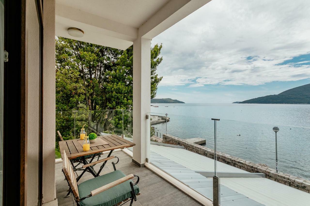 Apartments Joy Herceg Novi Bagian luar foto