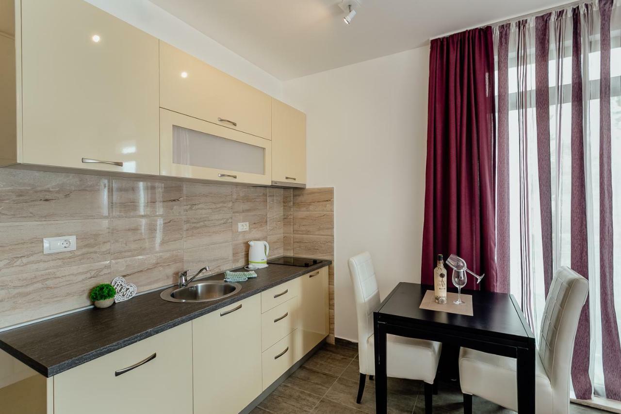 Apartments Joy Herceg Novi Bagian luar foto