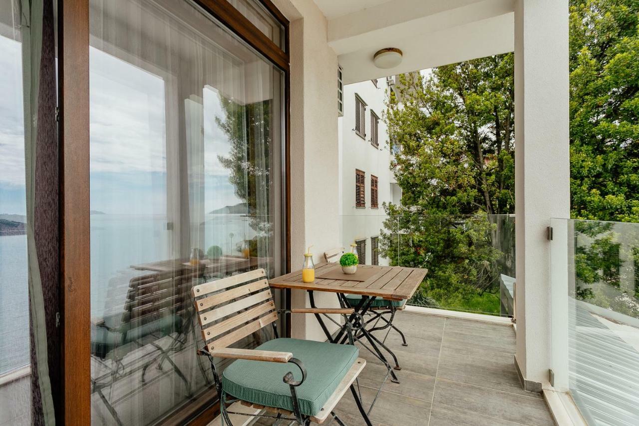 Apartments Joy Herceg Novi Bagian luar foto