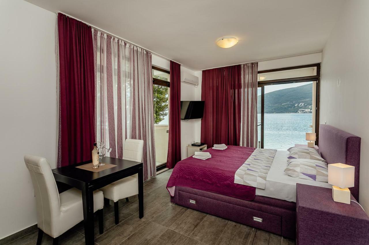 Apartments Joy Herceg Novi Bagian luar foto