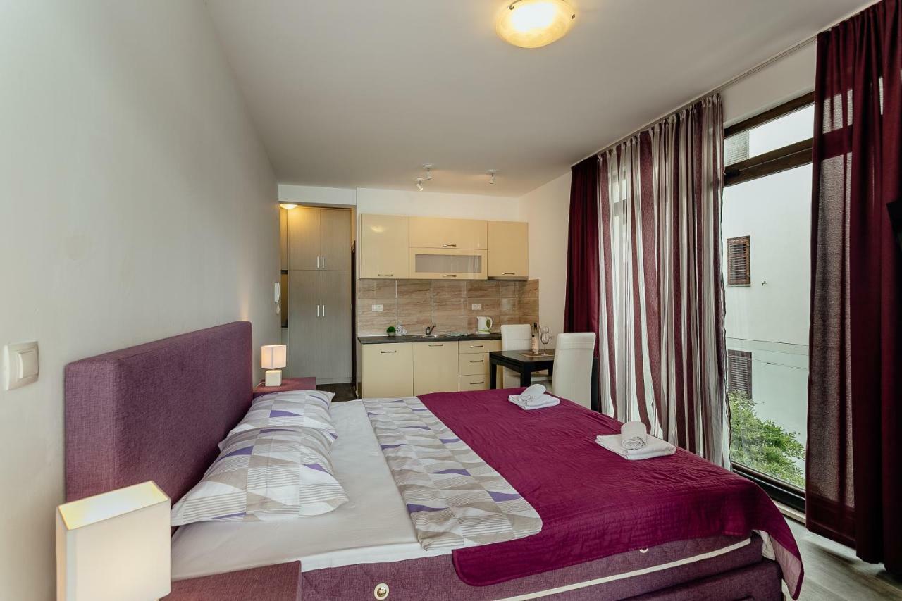 Apartments Joy Herceg Novi Bagian luar foto
