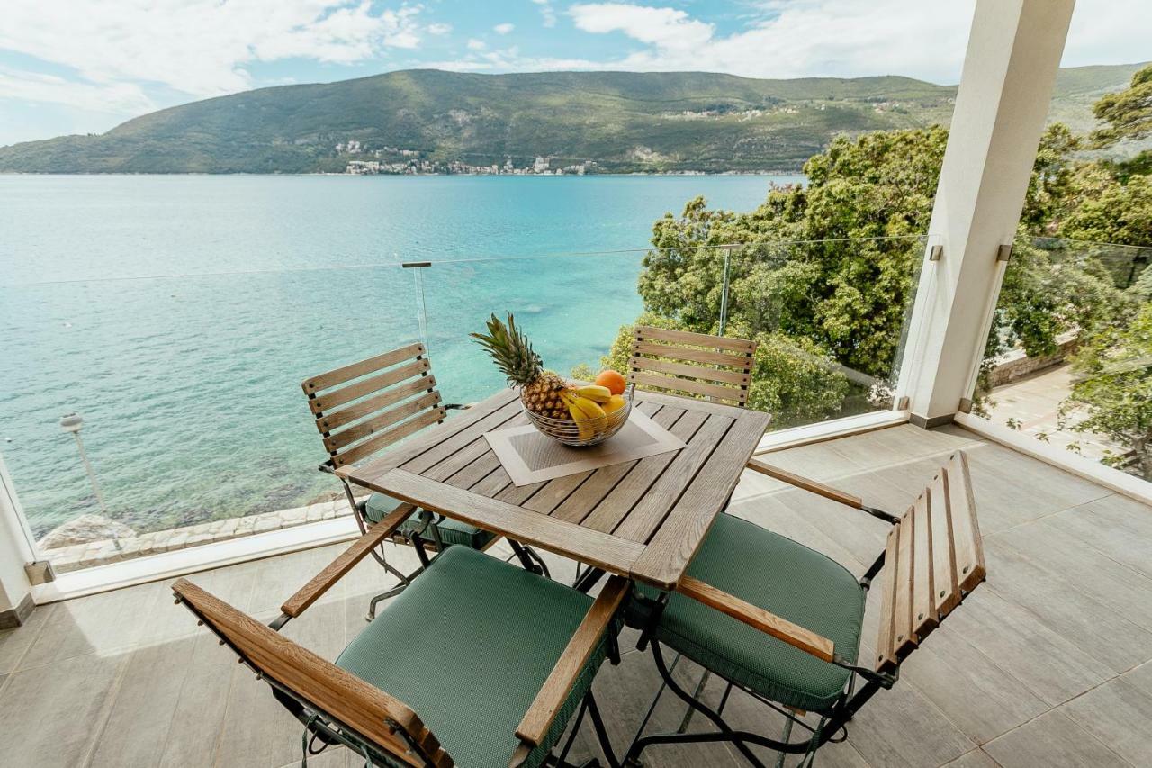 Apartments Joy Herceg Novi Bagian luar foto